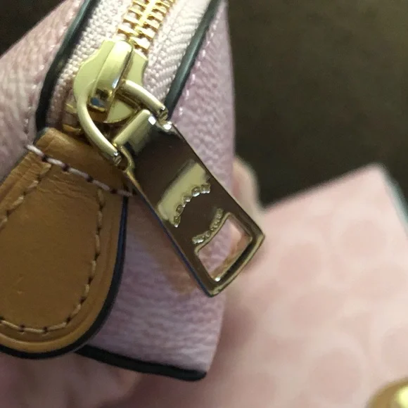 Coach powder pink pencil case - Picture 3 of 6